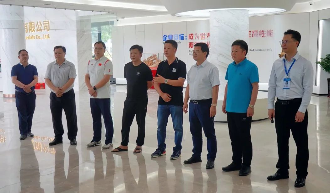 立讯精密王来胜副董事长一行到买球站-欧洲杯足球压球网-五大联赛买球赛
材料考察